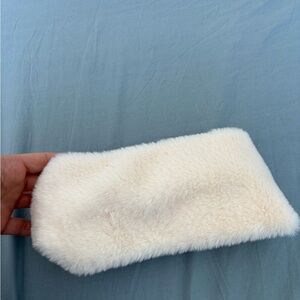 Elegant Cream Faux Fur headband